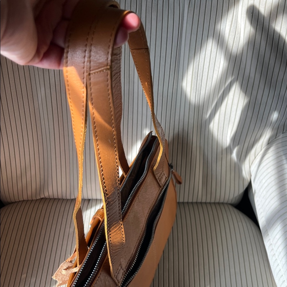 Spikes & Sparrow- Genuine Leather Tan shoulder Bag - - Picture 10 of 11